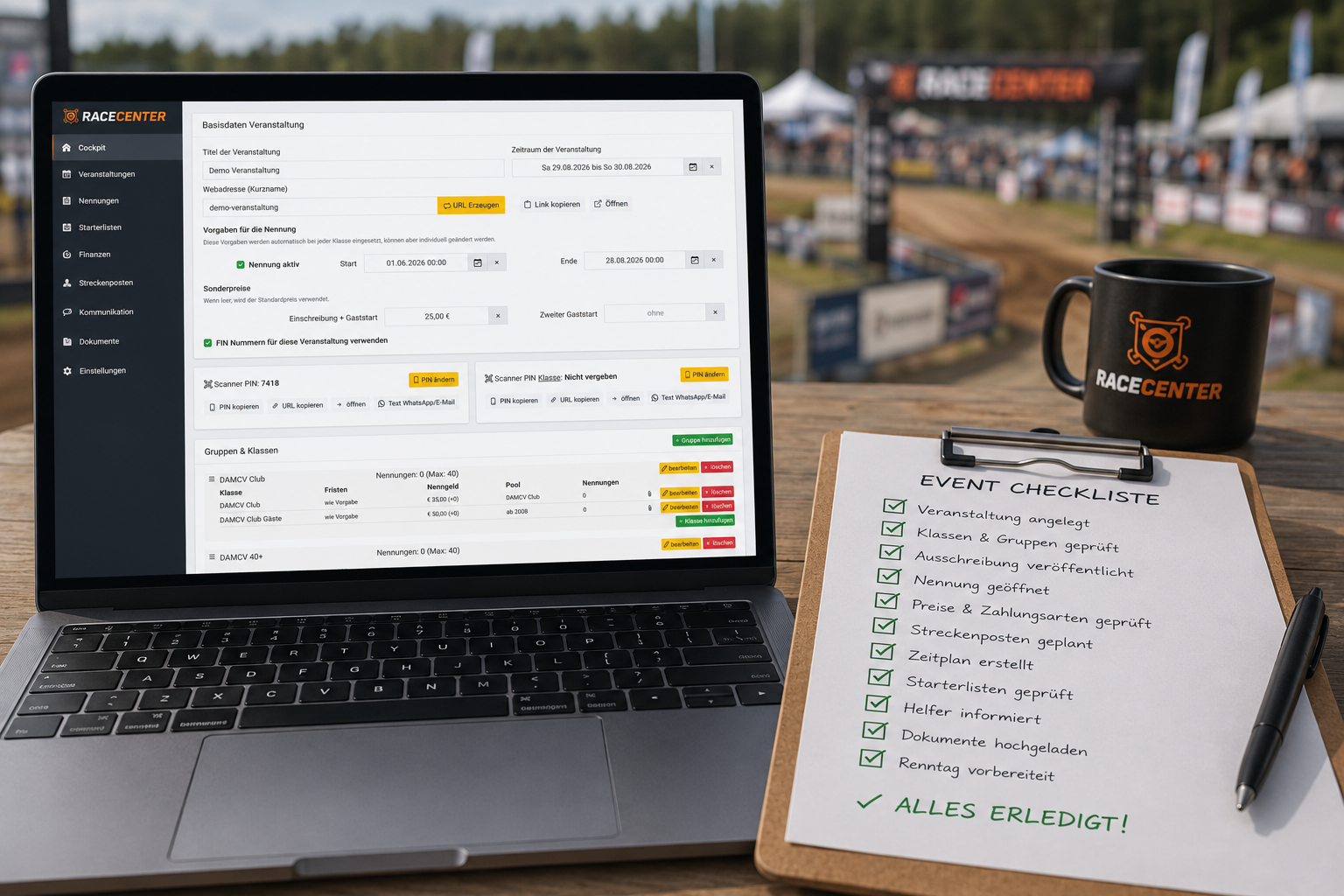 Veranstaltungsvorbereitung – Laptop mit RaceCenter-Cockpit und abgehakter Event-Checkliste am Streckenrand